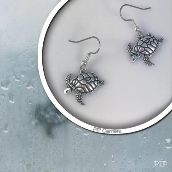 Pewter Sea Turtle Earrings - Picture 1 of 1
